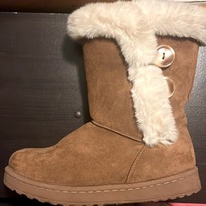 Women’s size 8 boots